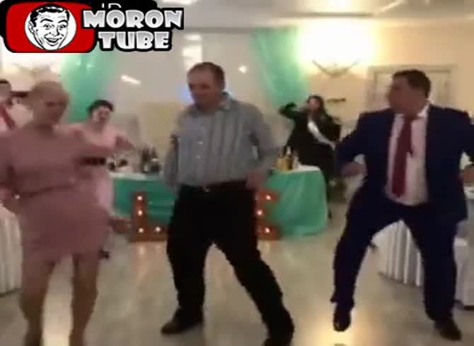 Video :Guests at a drunken wedding vent (FAIL)